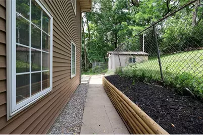 2373 Hopeland St, Pittsburgh, PA 15210 - Photo 31