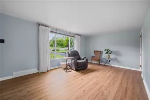 301 Orchard Spring Rd, Scott Township, PA 15220 - Photo 5