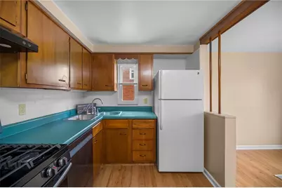 301 Orchard Spring Rd, Scott Township, PA 15220 - Photo 9