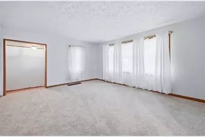 1 Walnut St, Greenville Boro, PA 16125 - Photo 9