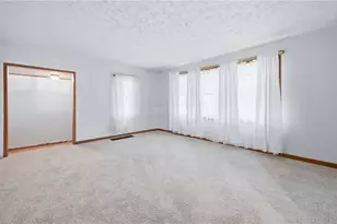 1 Walnut St, Greenville Boro, PA 16125 - Photo 9