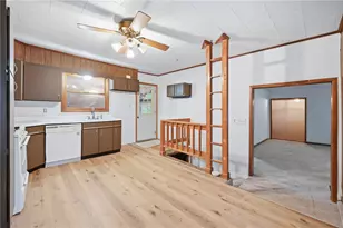 1 Walnut St, Greenville Boro, PA 16125 - Photo 5