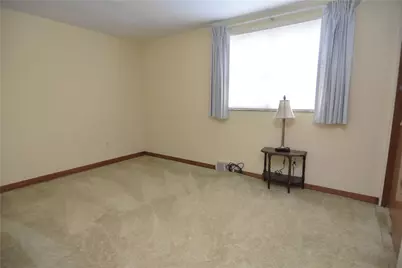 1150 Vivjon Dr, West Homestead, PA 15120 - Photo 27