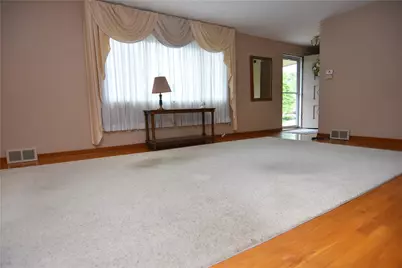 1150 Vivjon Dr, West Homestead, PA 15120 - Photo 9