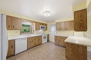 139 E Edgewood Dr, Peters Township, PA 15317 - Photo 3