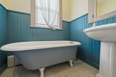 221 Tioga Street, Westmont Hilltop School District, PA 15905 - Photo 17