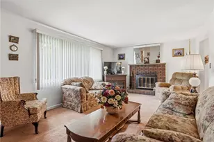 551 Millers Ln, Pittsburgh, PA 15239 - Photo 9