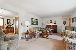 551 Millers Ln, Pittsburgh, PA 15239 - Photo 11