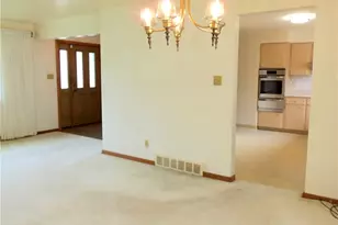640 Longvue Dr, Chartiers, PA 15342 - Photo 5