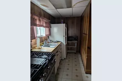 311 Strawberry Alley, New Brighton, PA 15066 - Photo 3