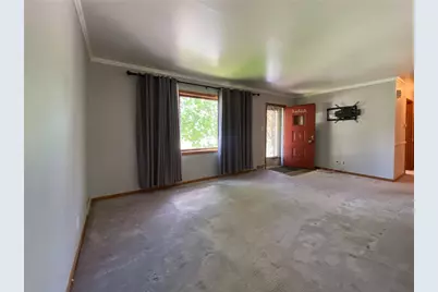 128 Clover Dr, Center Township, PA 15061 - Photo 3