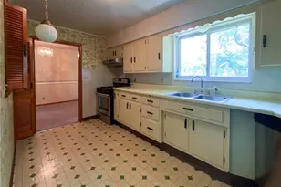 128 Clover Dr, Center Township, PA 15061 - Photo 5