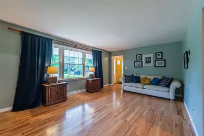 123 Southview Dr, Lancaster Township, PA 16037 - Photo 5