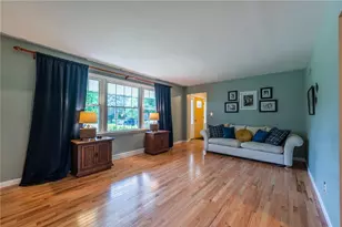 123 Southview Dr, Lancaster Township, PA 16037 - Photo 5