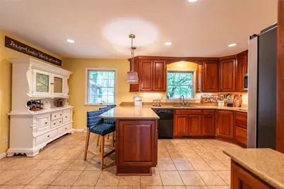 123 Southview Dr, Lancaster Township, PA 16037 - Photo 9