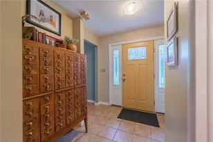 123 Southview Dr, Lancaster Township, PA 16037 - Photo 3