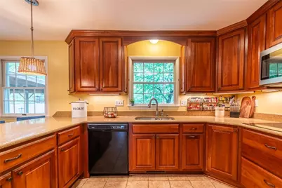 123 Southview Dr, Lancaster Township, PA 16037 - Photo 7