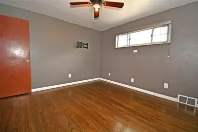 433 Ridgemont Dr, Pittsburgh, PA 15220 - Photo 13