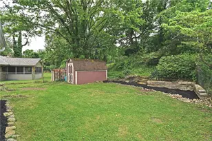 433 Ridgemont Dr, Pittsburgh, PA 15220 - Photo 27