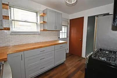 433 Ridgemont Dr, Pittsburgh, PA 15220 - Photo 11