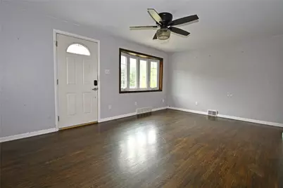 433 Ridgemont Dr, Pittsburgh, PA 15220 - Photo 3