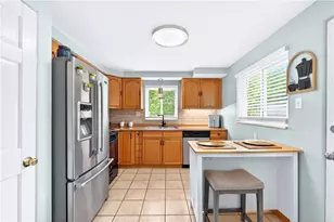 202 Winifred Dr, Pittsburgh, PA 15236 - Photo 9