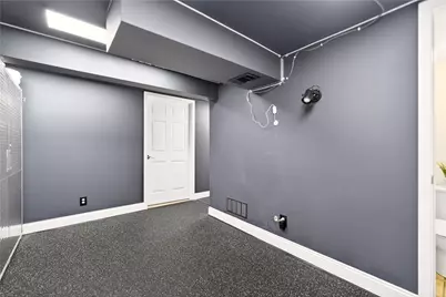215 Princeton Dr, Center Township, PA 15001 - Photo 31