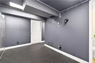 215 Princeton Dr, Center Township, PA 15001 - Photo 31