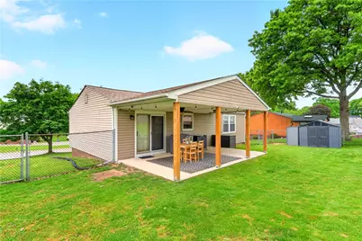 215 Princeton Dr, Center Township, PA 15001 - Photo 37