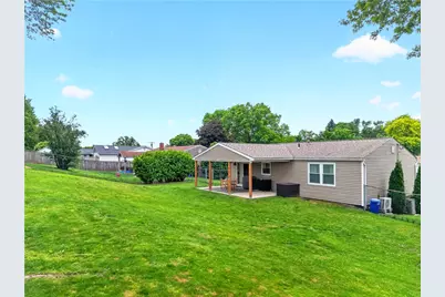 215 Princeton Dr, Center Township, PA 15001 - Photo 41