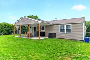 215 Princeton Dr, Center Township, PA 15001 - Photo 39