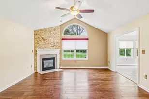 2014 Jamestown Ct, Adams Township, PA 16059 - Photo 9
