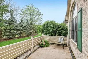 2014 Jamestown Ct, Adams Township, PA 16059 - Photo 3