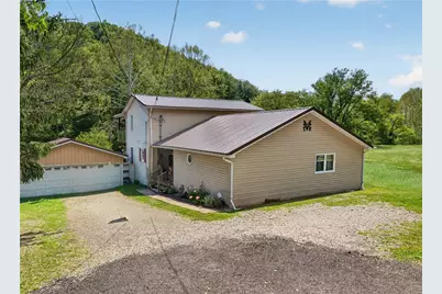 201 Main St, New Freeport, PA 15352 - Photo 1