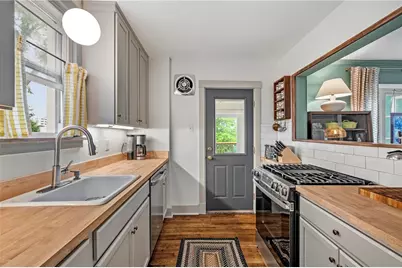 35 Lemoyne Ave, Pittsburgh, PA 15228 - Photo 9