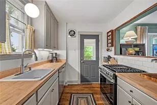 35 Lemoyne Ave, Pittsburgh, PA 15228 - Photo 9