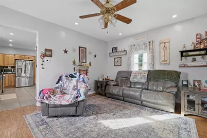 2424 Elm St, Liberty Boro, PA 15133 - Photo 9
