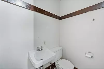 1045 Myrtle Pl, Sharon, PA 16146 - Photo 13