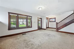 1045 Myrtle Pl, Sharon, PA 16146 - Photo 5