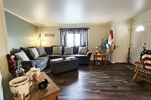 612 Primrose Ln, East Huntington, PA 15666 - Photo 5