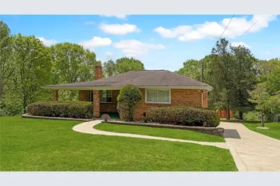 39 Greenview Dr, Robinson Twp, PA 15136 - Photo 1