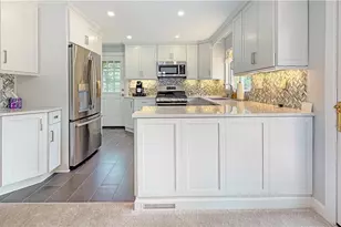 39 Greenview Dr, Robinson Twp, PA 15136 - Photo 5