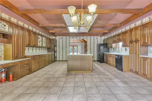 450 Knollwood Cir, Economy, PA 15042 - Photo 3