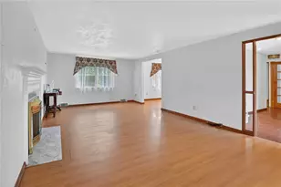1411 Cardinal Dr, Scott Township, PA 15243 - Photo 3