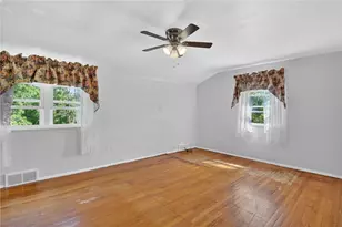 1411 Cardinal Dr, Scott Township, PA 15243 - Photo 11