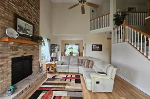 105 Sunburst Ct, Center Township, PA 16001 - Photo 5