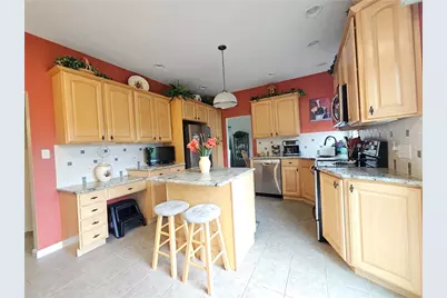 105 Sunburst Ct, Center Township, PA 16001 - Photo 7