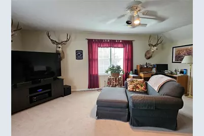 105 Sunburst Ct, Center Township, PA 16001 - Photo 37