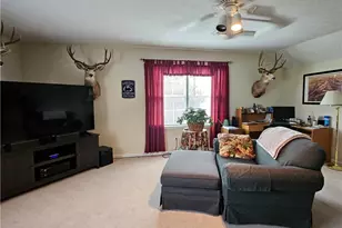 105 Sunburst Ct, Center Township, PA 16001 - Photo 37