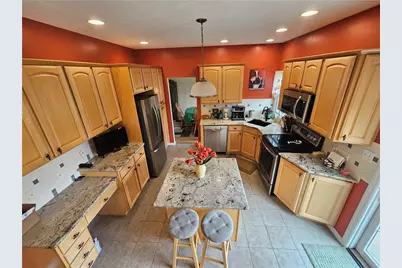 105 Sunburst Ct, Center Township, PA 16001 - Photo 7